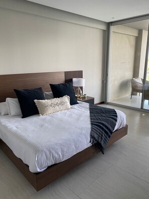 5 Schlafzimmer, Bügeleisen/Bügelbrett, WLAN