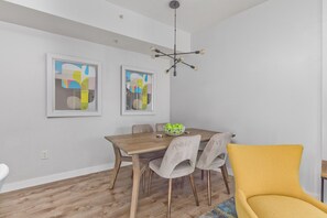 Dining - Contemporary-Modern Smart-Home in Paradise, on Petco Park! (San Diego)
