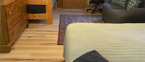 4 quartos, escrivaninha, Wi-Fi, roupa de cama