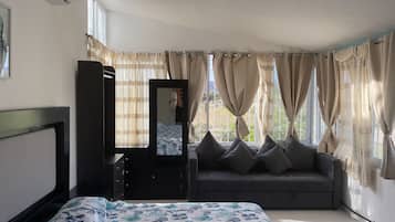 3 bedrooms, WiFi, bed sheets