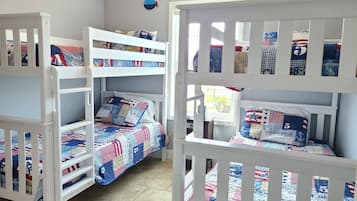 3 bedrooms, iron/ironing board, free WiFi, bed sheets