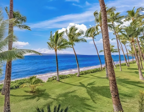 Puamana 167-4. See and hear the ocean 200 feet away! 2 huge 20' x 15' lanais!