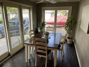 تناول الطعام