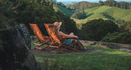 The Melbourne Tram- Noosa Hinterland Farm Stay & Nature Retreat