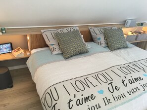 2 chambres, fer et planche à repasser, Wi-Fi gratuit, draps fournis