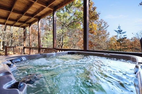 Mountain views~Near the River~Playground~Pet Friendly!