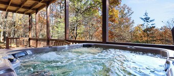 Mountain views~Near the River~Playground~Pet Friendly!