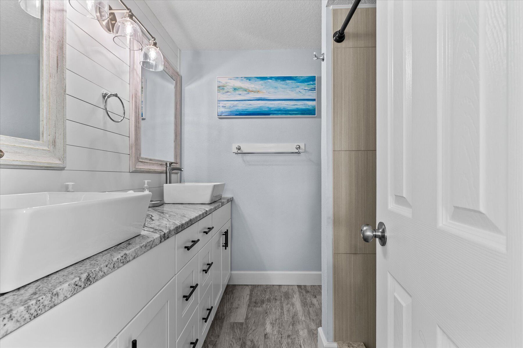 Combined shower/tub, hair dryer, towels, soap