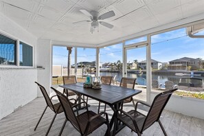 Dining - Waterfront - Private Fishing & Boating Dock - 4 Kayaks - Gulf of America Access (Hernando Beach)