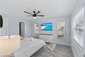 3 bedrooms, iron/ironing board, travel crib, free WiFi