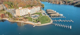 #245 Pointe - 2 Bedroom Lakefront Condo at Mariners SML