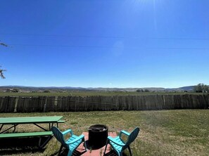 Outdoor dining - Flaming Gorge Getaway - Boat Parking + Fenced Yard + Prime Location! (Manila)