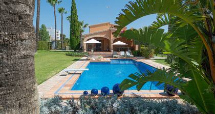 MULHOLLAND VILLA - Spectacular villa with private pool and free WiFi.