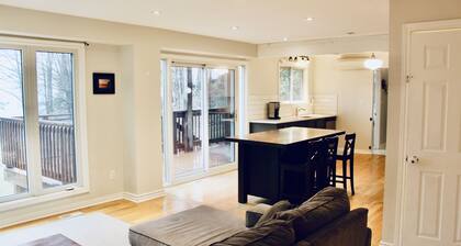 Beautiful lakefront retreat, 4 bedroom, sleeps 8