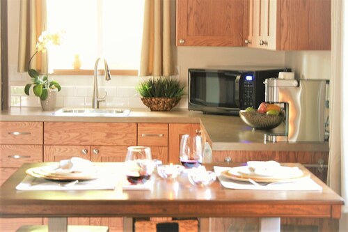 Relax & Enjoy Private Studio w/Courtyard