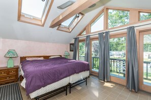 4 室のベッドルーム、デスク、旅行用ベビーベッド、WiFi (無料)