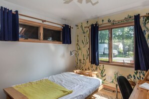 4 quartos, escrivaninha, berço de viagem, Wi-Fi de cortesia