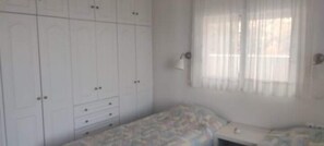 4 bedrooms, WiFi, bed sheets - Charming 4-Bed Villa in Pefkali (Pefkali)