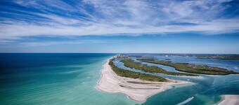 SW Florida close to beach.   HEATED SALT WATER POOL