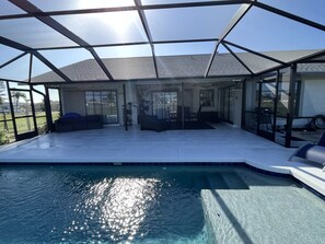 Outdoor pool, a heated pool - SW Florida close to beach.   HEATED SALT WATER POOL (Rotonda West)