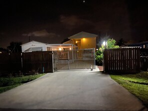 Property grounds - beautiful two bed. room apartment (Harlingen)