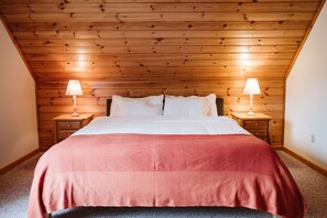 3 quartos, escrivaninha, ferros/tábuas de passar roupa