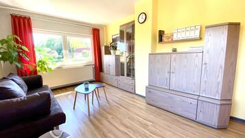 Fernseher, Stereoanlage