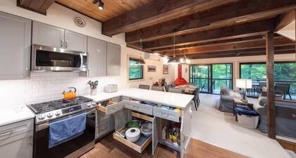 StrautmanHaus - All-Season Chalet at Berkshire East