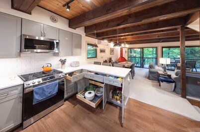 StrautmanHaus - All-Season Chalet at Berkshire East