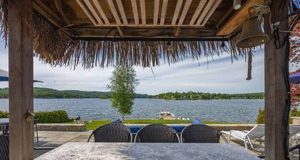 Candlewood Lakefront 3bd/ 2 bath house w/ 180 degree views!