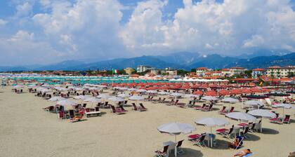 Casa Lidia 900m From Sea, Lido di Camaiore, Italy