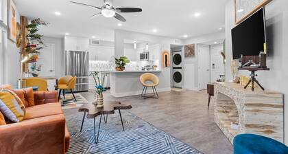 Luxe Modern Escape. Pool,H.Tub+Park+ Gym, Close to beaches and walk everywhere !
