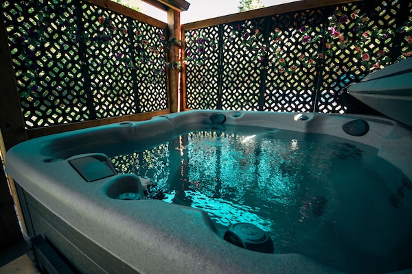 Bañera de hidromasaje exterior