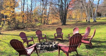 Adirondack Cabin at Cramer's Point Lake George w/ lake access sleeps 5-6