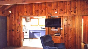TV, fireplace, ping pong - Adirondack Cabin at Cramer's Point Lake George w/ lake access sleeps 5-6 (Lake George)