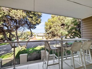 Outdoor dining - Surfside 1 An Unforgettable Yallingup Experience (Yallingup)