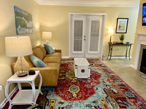 Smart TV, chimenea y impresora 