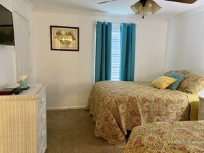 2 chambres, fer et planche à repasser, Wi-Fi gratuit, draps fournis