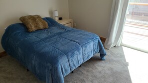 3 soverom, skrivebord, wi-fi (inkludert) og sengetøy