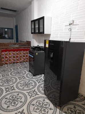 Cookware/dishes/utensils - Doradal Village Apartment. Colombian Santorini (Doradal)