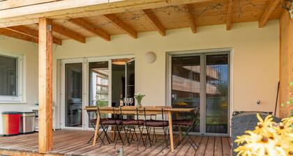 Sehr geräumige Gartenwohnung