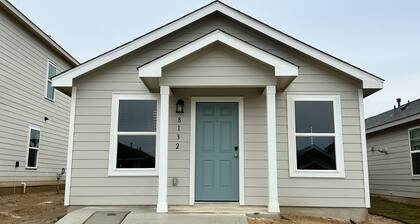 Lackland-area new cozy 2 bedroom home