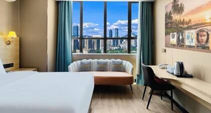 Danzhou Guanlan Shangpin International Hotel