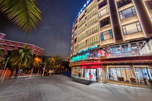 Danzhou Guanlan Shangpin International Hotel