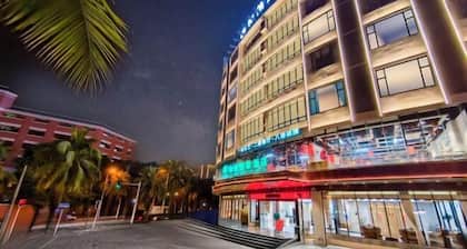 Danzhou Guanlan Shangpin International Hotel