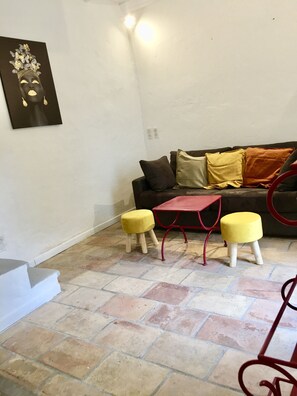 Interior - Little Saint-Rémoise (Saint-Rémy-de-Provence)