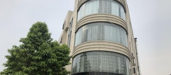 Xiaolan Yinhe Business Hotel