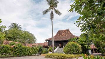 Melaka Villa | Vistas al jardín