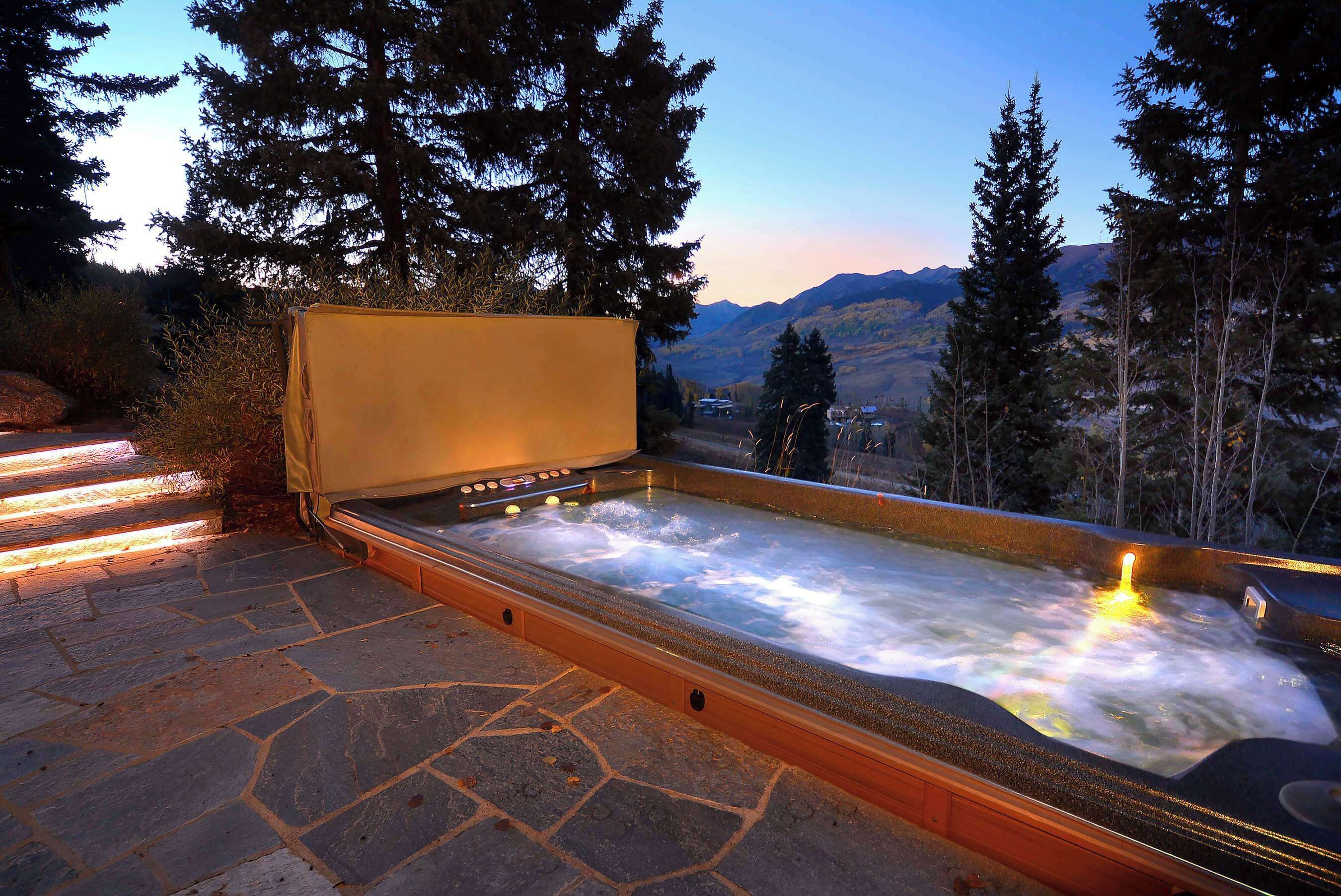 Bain à remous extérieur