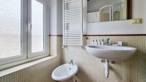 Casa | Tabla de planchar con plancha
